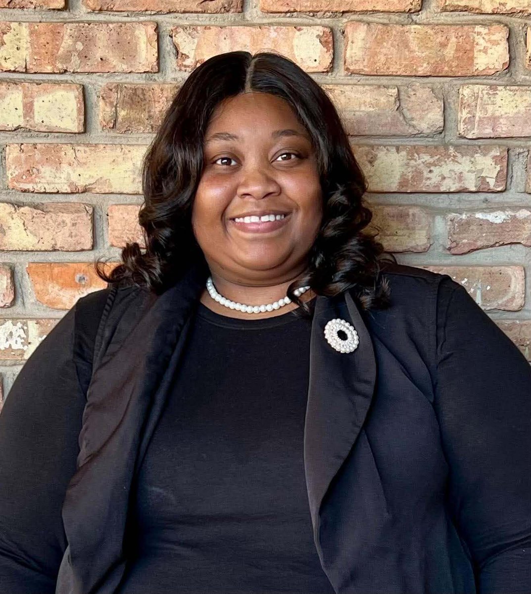 ExpressProsMob's tweet photo. Happy 2-Year Anniversary, Kierra!

In just two years, Kierra has moved up the ladder quickly and become such an important part of our team. She works hard, keeps us laughing, and when needed, isn’t afraid to step into her unofficial role as the office “enforcer.”

But behind... https://t.co/p70j5tSVoQ