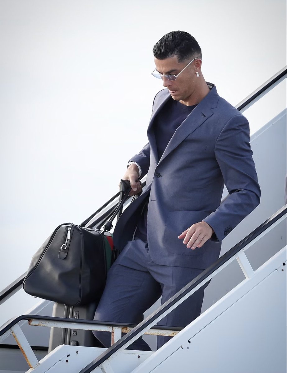 FootballGyaani's tweet photo. 🚨✈️ Cristiano Ronaldo is on his way out!

Ronaldo has reportedly left Portugal’s camp, with his private jet landing in Denmark to bring him back. 🇵🇹❤️

#CristianoRonaldo #CR7 #Portugal https://t.co/1MS8ySbtAq
