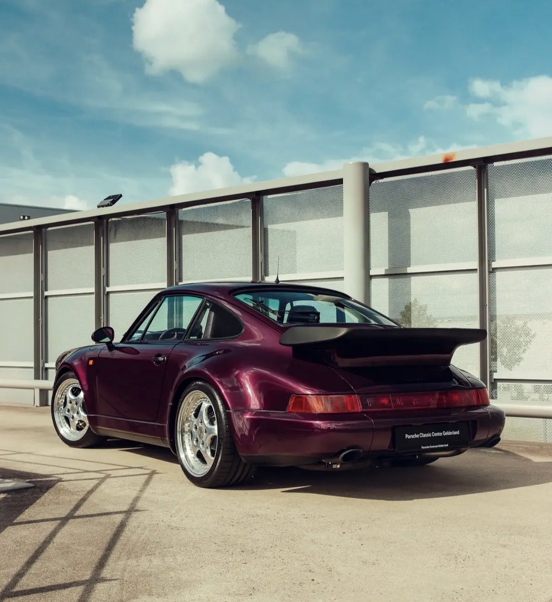 Jordan92338366's tweet photo. 964 Turbo in Amethyst Metallic 💜🥵 https://t.co/i8VGsfOgLW