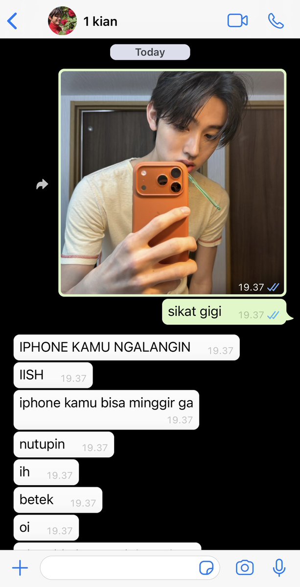 hkhkeon's tweet photo. #hyeonkeon three tweets au

saka kian dikitt saja :3 https://t.co/RwFXFZTqgK