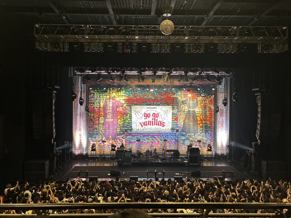cocoa_vani's tweet photo. 1日目は2階席にしてみよう！と思って試みたけどまじで見晴らしが良すぎて大満足😳❤️‍🔥✌🏽
明日も❕❕🔥 https://t.co/QjzEDVd6Lc