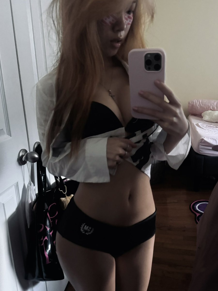 kittyychan999's tweet photo. lover https://t.co/nj6ATuoeUs