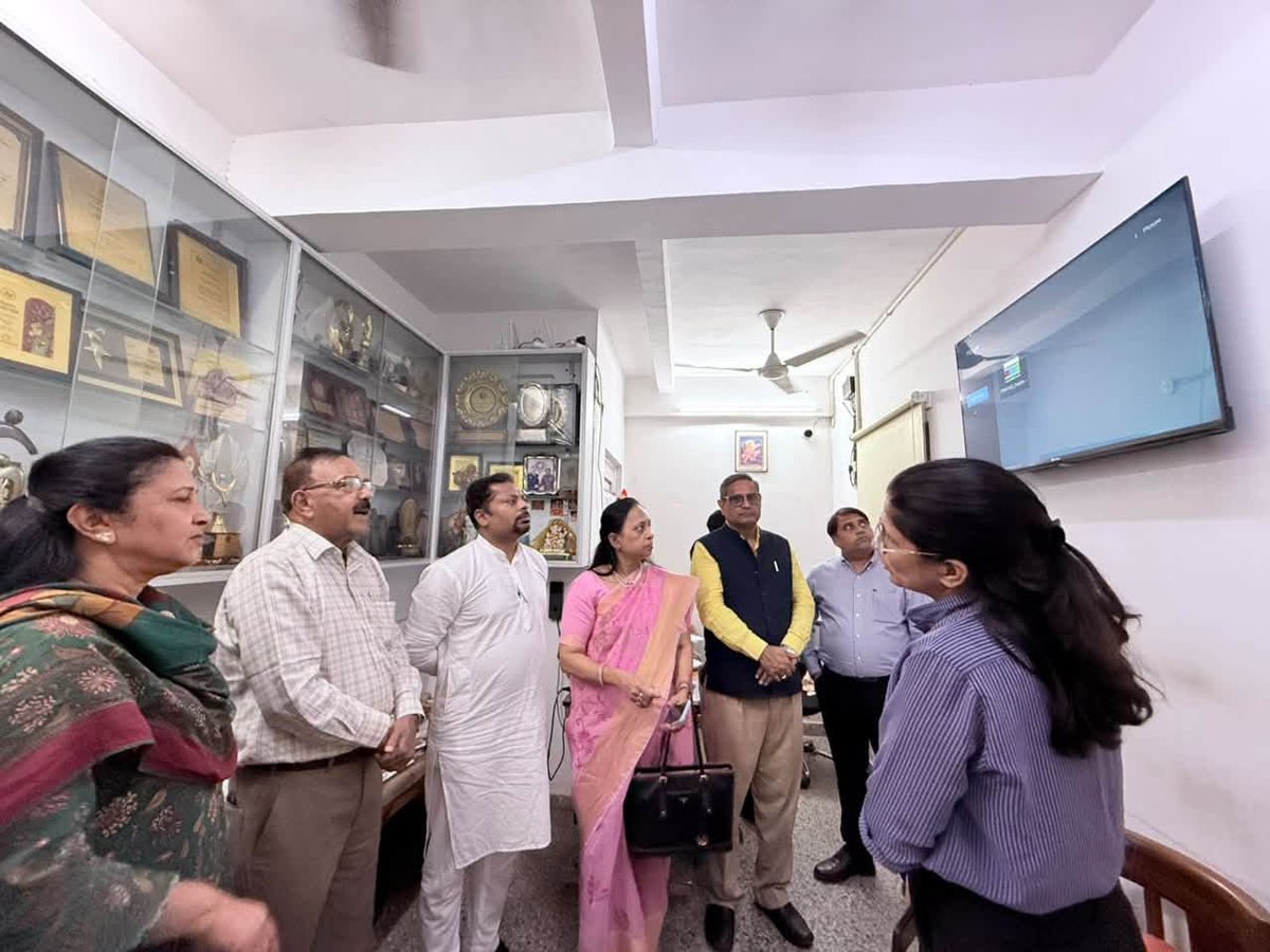DCPCR's tweet photo. On 30 September 2026, Hon’ble Chairperson, DCPCR,
@opvyas11 , along with Hon’ble Members Swati Gupta and @KundanKanskar, visited Prayas Juvenile Aid Centre, Tughlakabad. The Commission interacted with Mr. Amod K. Kanth, Founder &amp; Mentor, Prayas JAC and former Chairperson, DCPCR https://t.co/5IcU8FiD0s