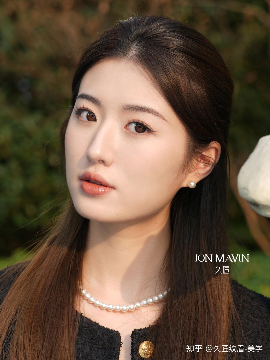 DediPeto4's tweet photo. [Today’s beauty look: fresh, with smooth brows and a natural glow that comes from a good skincare routine!]， https://t.co/msDmNxImDN
