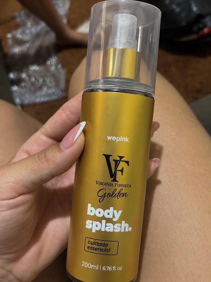 stargirlzm's tweet photo. nunca vi body splash fixar tanto igual esse da Virgínia, gent é sério, fixa TANTO que mesmo tomando banho ele continua grudado no seu corpo https://t.co/UoDm0JBf9G