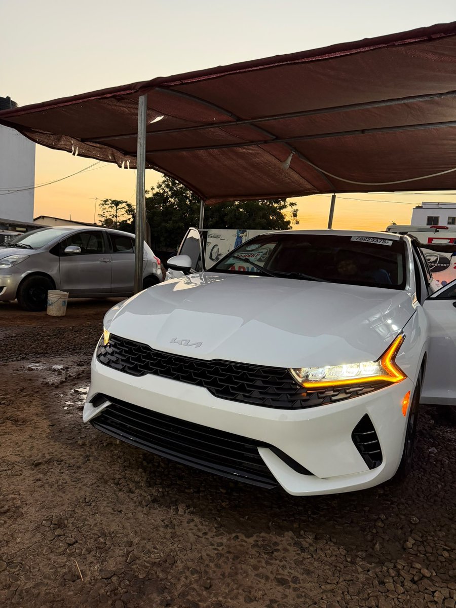 dx_autos's tweet photo. 2023 KIA K5 LXS
1.6L Turbocharged
8 speed automatic
61,000 miles
Push to start
8.0 inch touchscreen infotainment
Apple car play &amp; android auto
Reverse camera
Drivers assistance

Price: GHC 335,000
Slightly Negotiable

WhatsApp/Call: 0550256731
https://t.co/dXnlb0yndK https://t.co/ZMNiRMrnDM