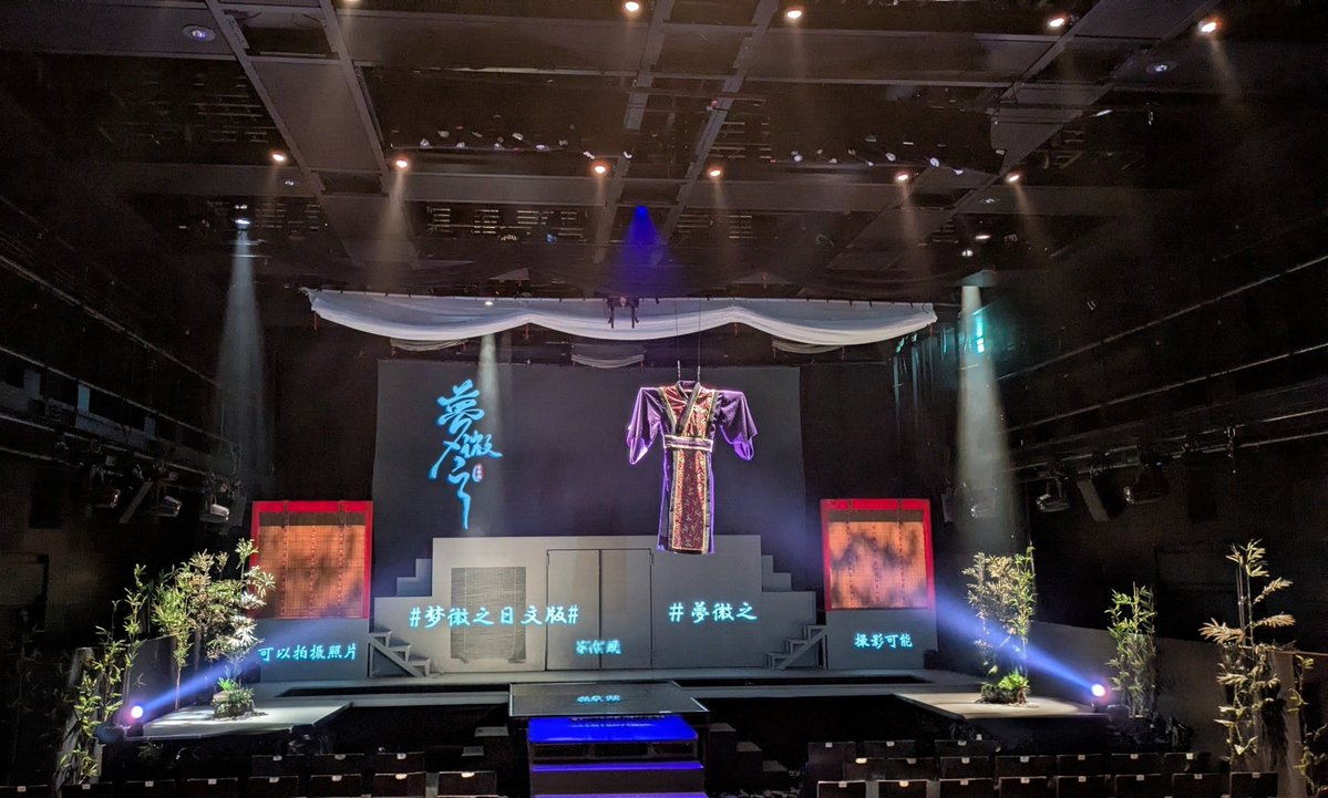 saniwa1043's tweet photo. #夢微之
拡樹くんが朝臣の声！　ということで行ってきました。
オープニングで物語に引きこむ語り。相変わらずいいお声でしたわ✨️
白居易と元稹（微之���との深い絆の物語。良いことも悪いことも支え合って生きた友情、老年に微之を思う白居易に思わず涙しちゃった🥹
ゲ謎長田転生！歌うまです。 https://t.co/QTTugxBraN