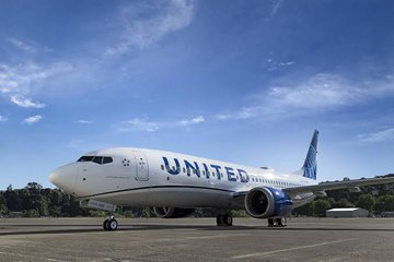 AlyVance12's tweet photo. @united
is set to take delivery of more than 250 aircraft by April 2028, the largest two-year fleet expansion in the world. The incoming jets include 47 B787-9s, 119 737 MAXs, 40 A321neo Coastliners, and 28 A321XLRs, many of which feature the new Elevated interior. #Aviation https://t.co/3Fd8kU2Tev