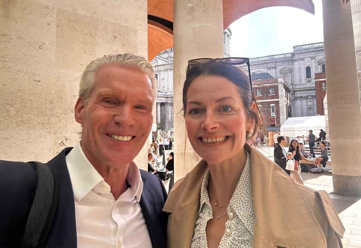 SKellyCEO's tweet photo. Excellent event at LSEG today, and a pleasure to catch up with old friends. Delighted to bump into the brilliant Poppy Gustafsson, who's on stage sharing her entrepreneurial journey and the story of building a global market leader.

#LSEGTechLeadersSummit #TLS2026 https://t.co/zHDyvZkf8Q