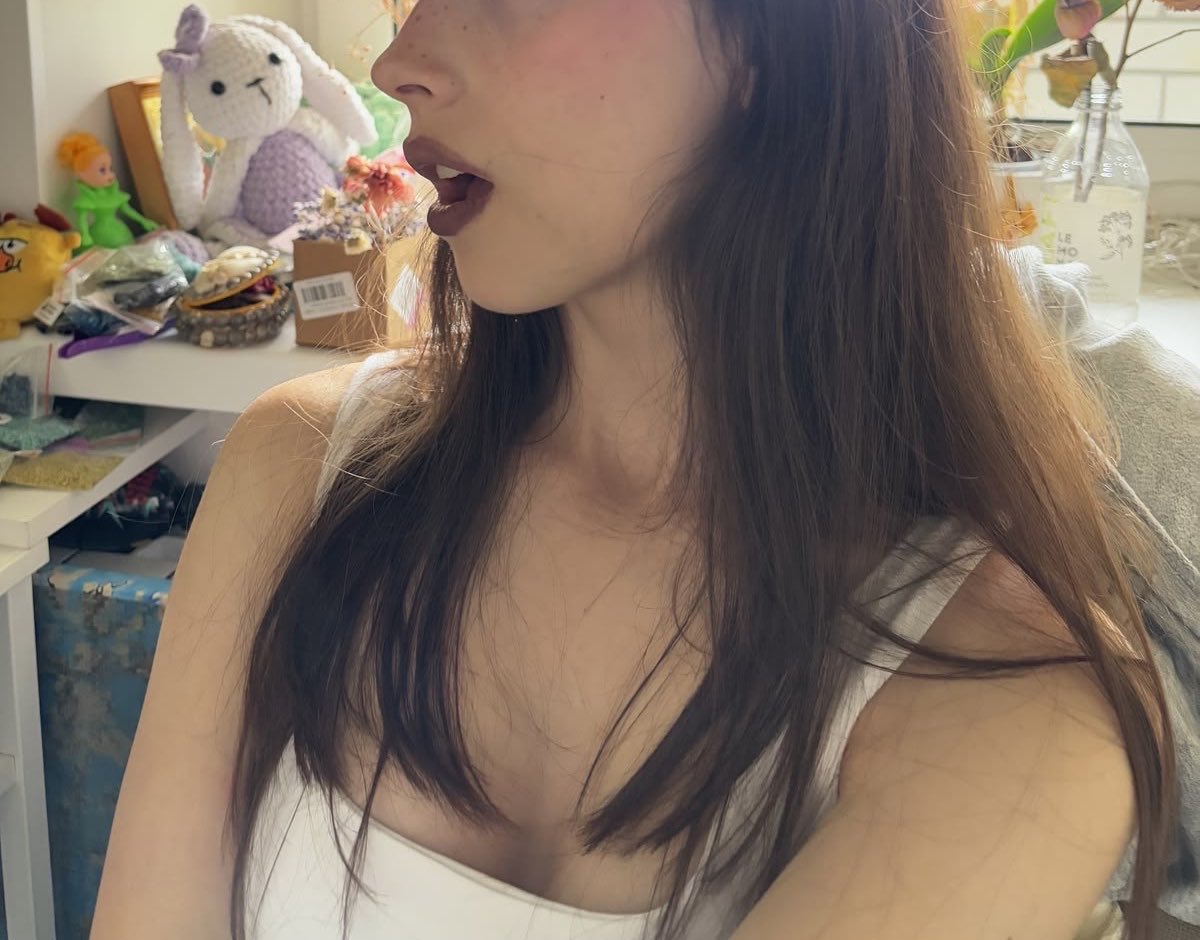 Margauxabej's tweet photo. Allez, hop hop hop !
 On ne chipote pas : tu envoies 100 € pour ta reine . 
Pas de négociation, mon grand, tu sais très bien ce qu’il te reste à faire  🎀

#Soumis #Soumise #Soumission #Dominant #Dominante #Domme #Femdom #DommeLife #Submissive #Sub #SubLife #SubSpace #Kink https://t.co/OvhO9EVUrw