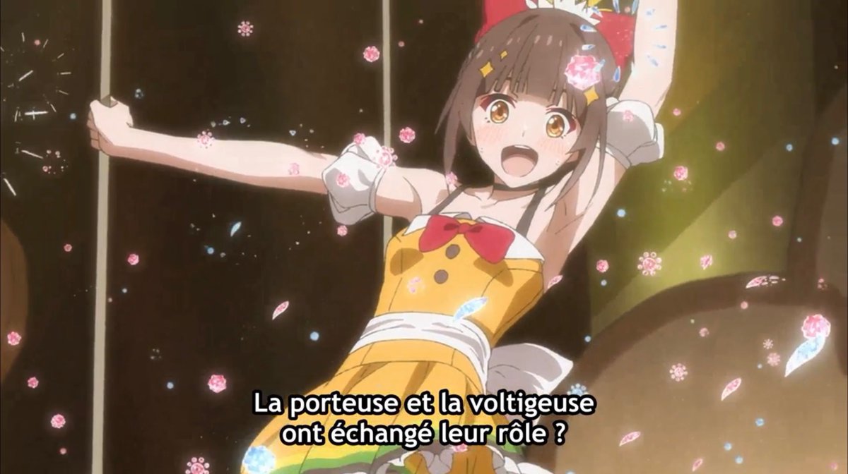 SelmaClaudel's tweet photo. GROW UP SHOW ~Sunflower Circus~ Episode 13 ✅

Un épisode exceptionnel pour clôturer cet anime qui aura été incroyable du début à la fin. La troupe de Maria s’est battue jusqu’au bout, malheureusement c’est celle de Nanami qui l’a emportée. Mais ce fut hyper serré et les numéros proposés par les deux troupes étaient du grand art. Concernant Maria, elle s’en est sortie. Mais la fin était un troll de rang S et Maria s’est mariée avec le père de Mizuka. Ce qui fait de Maria la nouvelle maman de Mizuka. Direct l’épisode commence avec un flashback et on remonte douze ans en arrière pour retrouver Maria et Nanami. En gros, Nanami volera pour sa soeur et l’aidera à atteindre son rêve. Ce que Maria accepte volontiers. Une infirmière débarque et elle ressemble énormément à Rin. Plus tard, voyant que la vision de Nanami est trop différente de la sienne, Maria qui ne cherche pas uniquement le profit s’en ira seule. Dans le présent, Nanami engueule Maria car elle a fait beaucoup d’efforts pour lui trouver un chirurgien. Maria ne compte pas mourir avant d’avoir aperçu un bel avenir pour sa troupe, mais Nanami lui demande pourquoi ces filles ? Elle est devenue trapéziste pour réaliser le rêve de Maria et elle veut savoir pourquoi elle a choisie Mizuka ? Maria lui répond pourtant que même si elle disparaissait, le Cirque du Tournesol continuerait. Nanami est également surprise par le spectacle qu’elle a vue aujourd’hui. Pour Maria, son rêve s’achève désormais aujourd’hui et elle montre à sa soeur le médaillon avec la photo qu’elles ont faites à l’époque et qu’elle a gardée. 🥰

On retrouve les filles qui discutent entre-elles et la partie est loin d’être gagnée. Le duel reprend et Nanami semble métamorphosée. Elle sourit et avoue qu’ils ont créé quelque chose d’amusant. Nanami est incroyablement rayonnante et sa performance est exceptionnelle. Son Lotus Éclos est plus beau que l’original et on retrouve Mizuka et les autres. Là aussi la performance§est extraordinaire et le numéro spécial de Mizuka et Oka est sublime. Les deux ont même échangé leur rôle en pleine séance de voltige. Maria s'évanouira et les jours passent jusqu’au résultat final. C’est Nanami qui l’emporte, malheureusement. Les filles sont déçues, mais se sont bien amusées. Nanami vient les voir plus tard et fait exprès de leur dire que le Cirque Imperial n’a pas besoin d’eux. Car ils sèmeraient le désordre. Mais c’est une façon de leur dire qu’elle ne compte plus racheter le cirque de sa soeur. Plus tard, Maria frappe Mizuka et Oka qui ont cru qu’elle était morte. Mais Rin engueule Maria. Les filles questionnent Nanami, mais elle leur apprend qu’un artiste célèbre a convaincu le chirurgien d’opérer Maria. Nanami compte continuer à s’entraîner et sur la route, les filles lisent une lettre de Maria. Elle s’est faite opérer et lorsqu’elle en aura marre de son quotidien, elle rentrera au Japon. Elle s’est mariée entre-temps et lorsque Mizuka découvre avec qui, elle fait une tête absolument incroyable puisque c’est son père. Et Maria devient donc la belle-maman de Mizuka. 🤣 #GrowUpShowSunflowerCircus #SliceOfLife #Yuri #Cirque