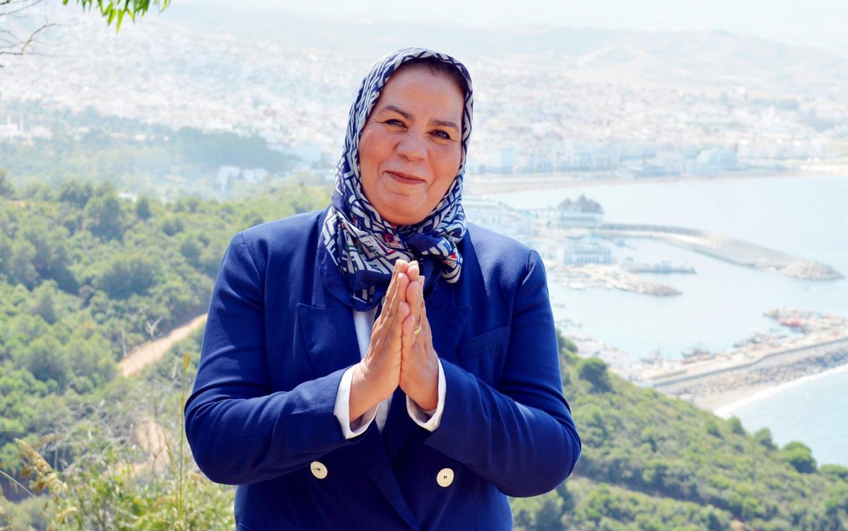 LatifaIbnZ's tweet photo. À vous, les jeunes,
Je comprends votre douleur, votre colère et votre sentiment de ne pas être suffisamment écoutés ni accompagnés.
Aujourd’hui, le manque de professeurs et les difficultés rencontrées dans nos établissements scolaires sont une véritable préoccupation. L’instruction et l’éducation de notre jeunesse sont essentielles, car elles représentent l’avenir de notre société.
Vous avez le droit de vous interroger sur votre avenir. Vous avez le droit de demander de meilleures conditions pour apprendre, de vous exprimer et de faire entendre votre voix.
Mais je vous demande une chose : ne laissez pas votre message être sali par la violence, la haine ou les https://t.co/DGrfsBZ25r vous appelle au calme, à la sérénité et à la responsabilité.Continuez à vous faire entendre. Faites-le par votre voix, vos idées, votre présence et vos revendications pacifiques. Une manifestation pacifique peut porter un message fort et être entendue.
Votre avenir vous appartient. Défendez-le avec détermination, mais aussi avec respect et dignité.
Je suis de tout cœur avec vous.
Vous avez le droit de penser à votre avenir.
Vous avez le droit de demander à être entendus.
Faites entendre votre voix, pas la violence.
#Jeunesse #Education #Ecole #Avenir #Enseignement #Professeurs #Dialogue #Respect #Paix #NonALaViolence #LibertéDExpression #Citoyenneté #Engagement #EgalitéDesChances #AvenirDeLaJeunesse