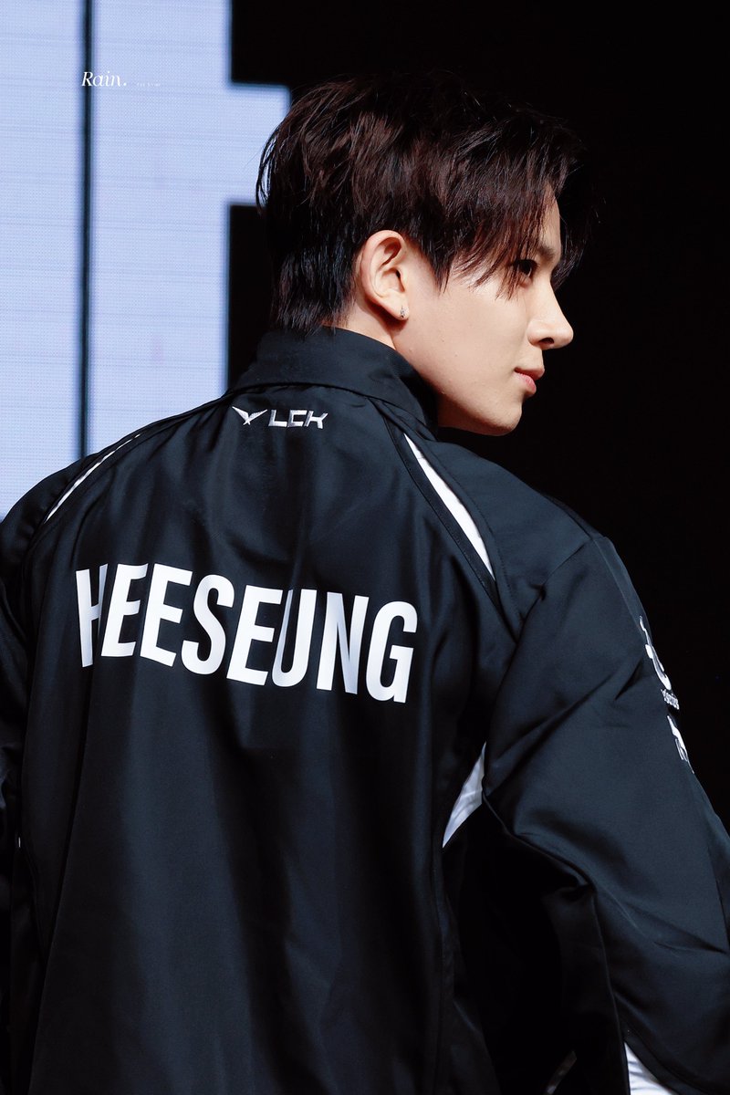 RAIN_011015's tweet photo. 261001

#EVAN #에반 #HEESEUNG #희승 #ヒスン https://t.co/JmBbZiiFHQ