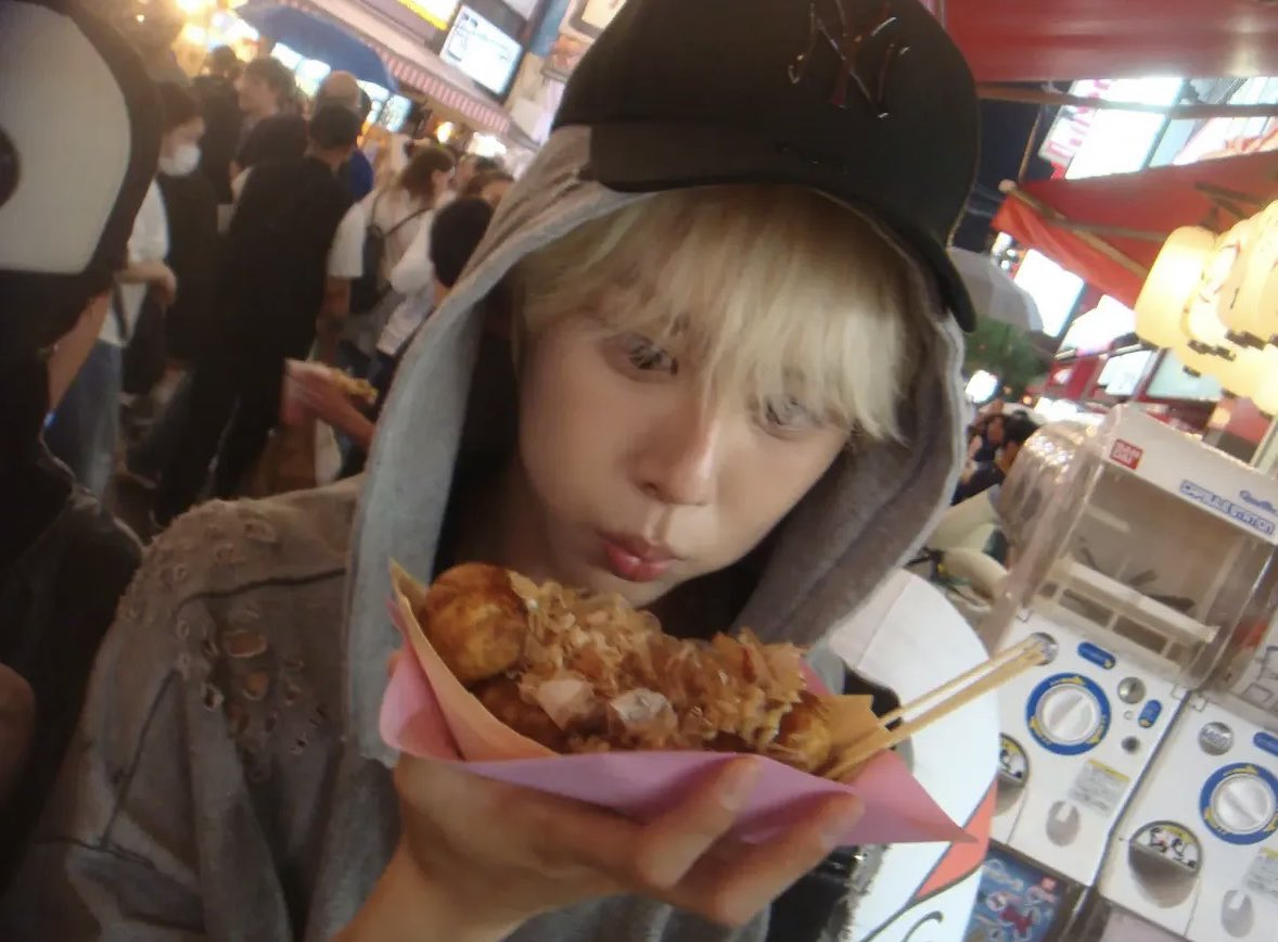 lqva2m's tweet photo. 오빠かわいい💗🫂🫳🏻🫳🏻🫳🏻🫳🏻 https://t.co/BrLFviYe5G