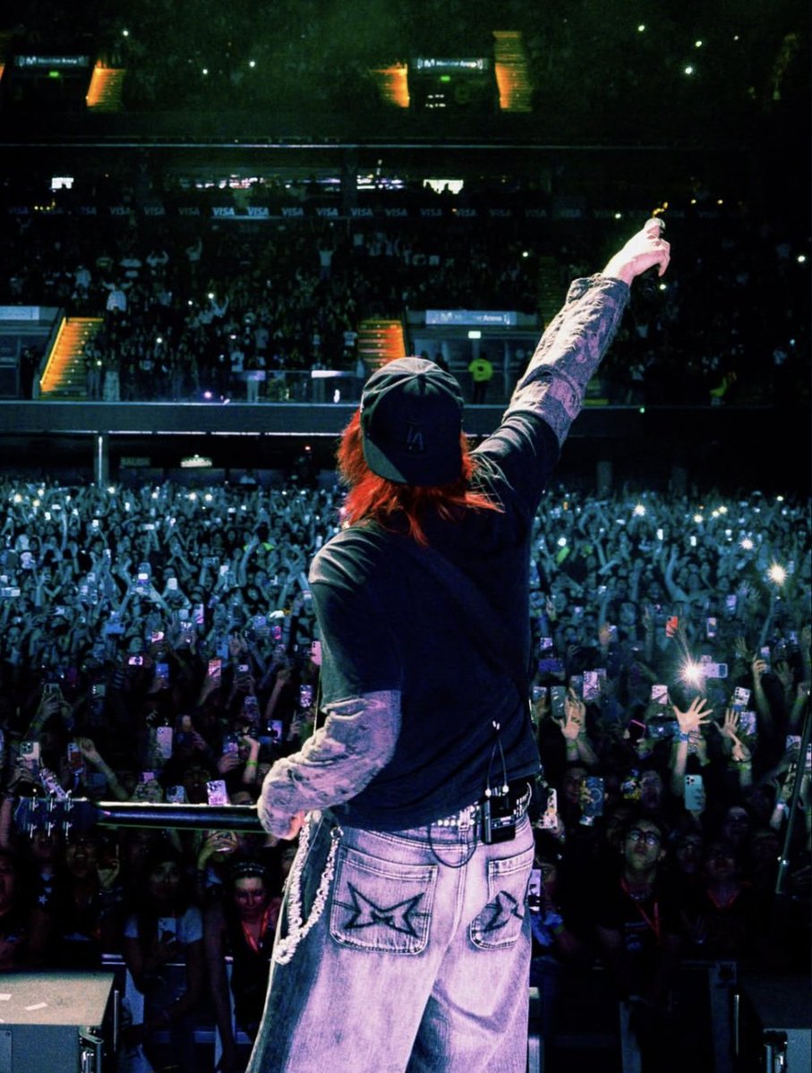 juuusgfg's tweet photo. es increíble como seguimos teniendo más fotos de argentina porfavor vuelvan nosotros también los extrañamos @5SOS ☹️☹️ https://t.co/4pShDKxwyM