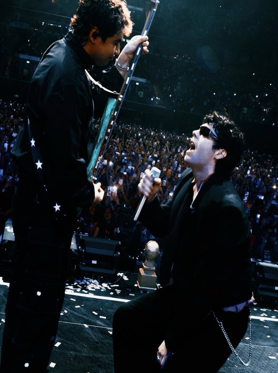 juuusgfg's tweet photo. es increíble como seguimos teniendo más fotos de argentina porfavor vuelvan nosotros también los extrañamos @5SOS ☹️☹️ https://t.co/4pShDKxwyM