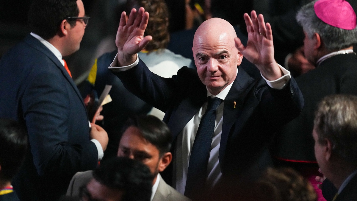 Cooperativa's tweet photo. Suiza retiró apoyo a Infantino en su carrera por continuar como presidente de la FIFA https://t.co/ypKgJOZylM https://t.co/hGwuVUw12Q