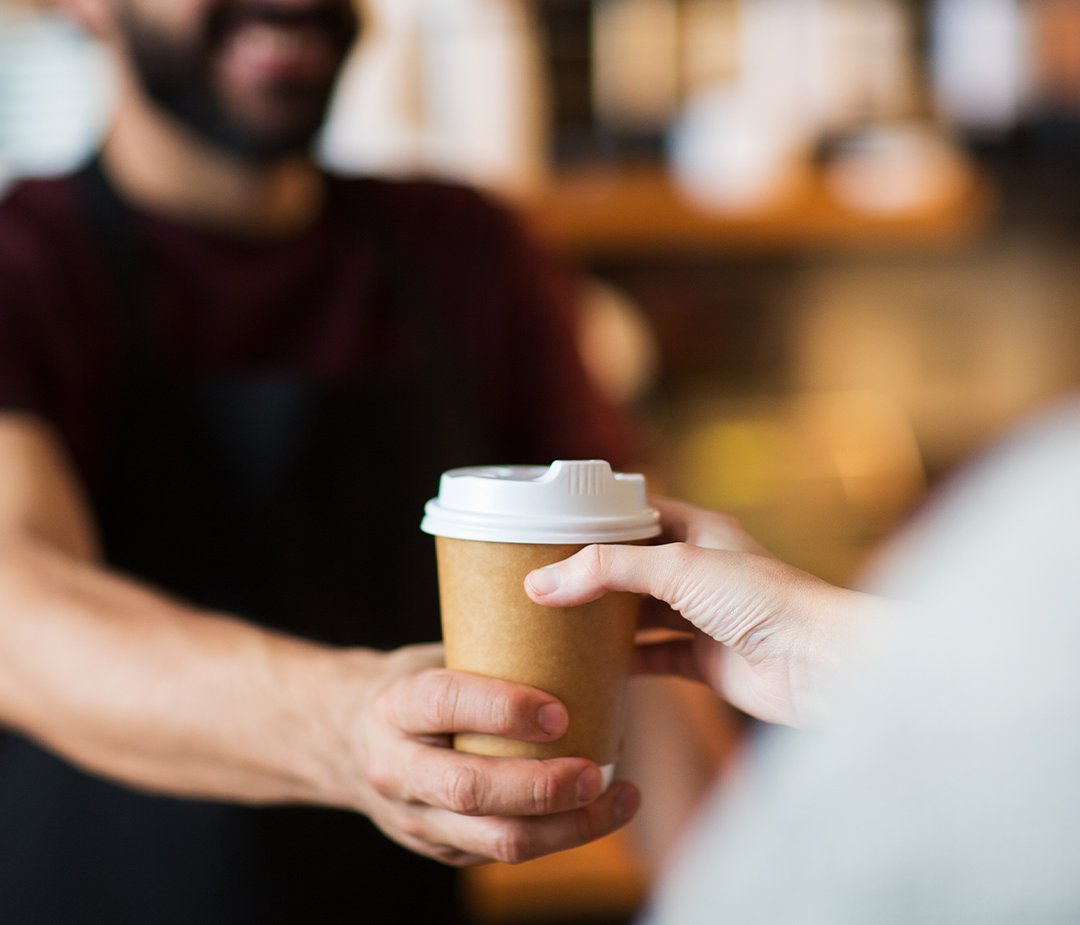PNUDHonduras's tweet photo. ☕ ¿Café para llevar?

En este caso, sí...y bien lejos.

Desde Copán, 16 mujeres cafetaleras logararon llevar  +420 sacos hasta 🇩🇪 con una producción que cumple criterios de cero deforestación.

👉  En el #DíaInternacionalDelCafé conocé la historia: https://t.co/iNKE6uVJoU https://t.co/1MhL3MaahD