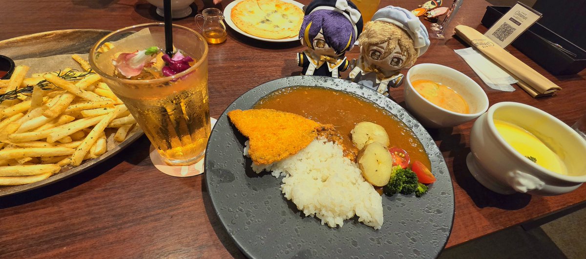 k920nknl's tweet photo. 昨日お誕生日おめでとう🎂しにシナモン行ってきた！
2winkちゃんもらぶはんもとてもかわいい🥰
今日もしののんティーは最高だよ創ちゃん🫶

コーンスープに豚汁もあったからポテトしんどかった笑
1人の時じゃ頼めないからシェアできるのありがたやー！

次クアトロフォルマッジにしよー！ https://t.co/1CTgGlTR5y