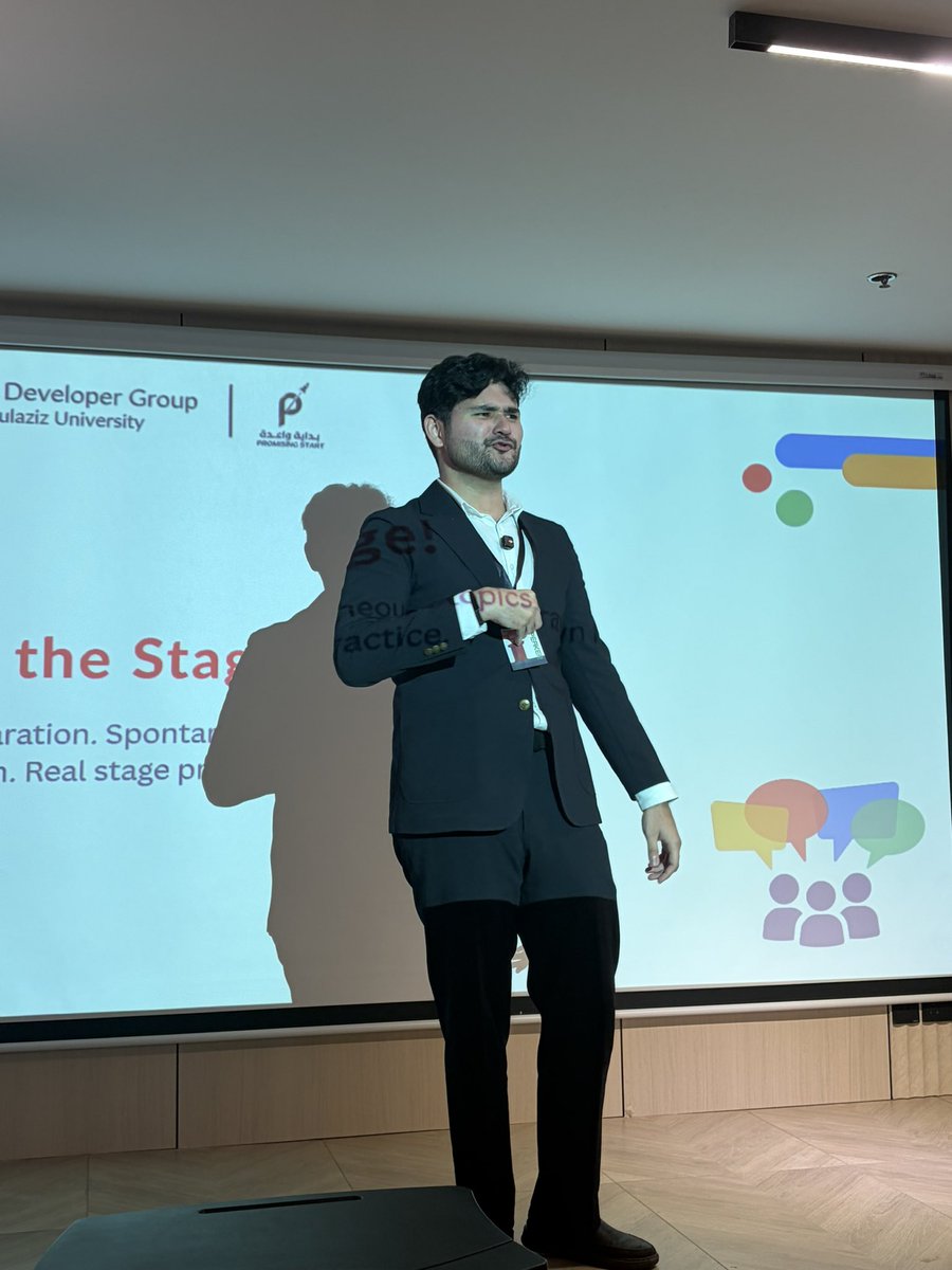 lf1mi's tweet photo. مقتطفات من اول ورشة احضرها لنادي @gdgoc_team بعنوان Own The Stage مع م. ياسين اسكندراني وم. هاشم انعم.
تعلمنا أساسيات التحدث أمام الجمهور، وكانت أجمل نقطة إننا طلعنا المسرح وطبقنا بنفسنا. شكرًا للنادي على الفرصة. 🙏🏻🤍
#GDGoC #OwnTheStage https://t.co/H4m57n955u