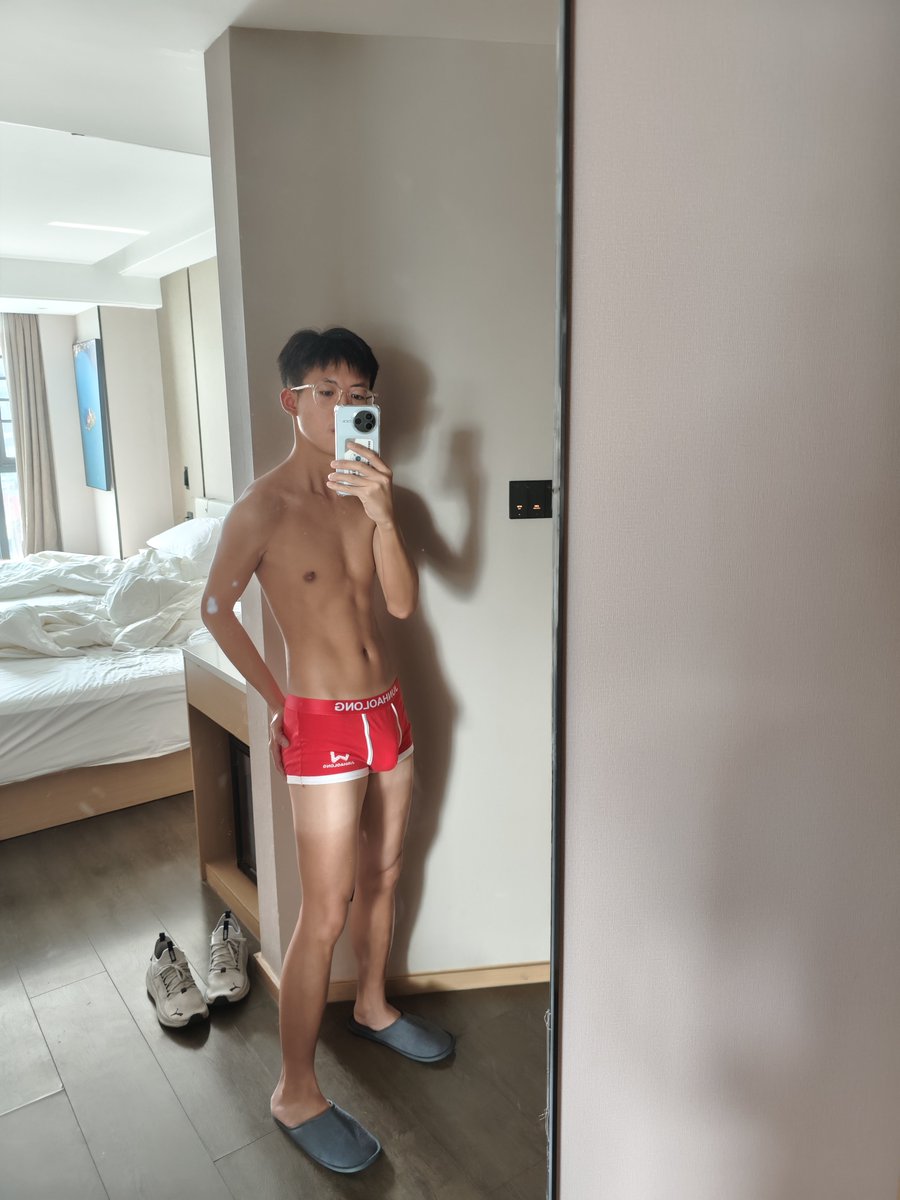 Stephen76089762's tweet photo. 偌大的房间，
却找不到一个深入我的灵魂！
#黑皮 #男大 #暴露 #公0 https://t.co/Gs9KWNWTAL