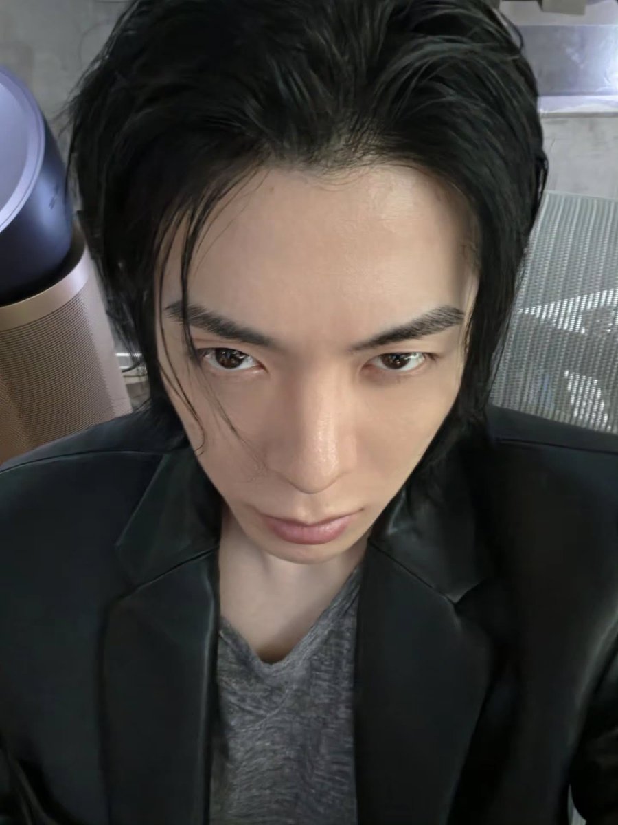 nnooaana's tweet photo. 이 사진들 수납했었다는게 너무 슬프고 
지금 너무 잘생겨서 심장이 아파요 https://t.co/23rEiZhXWp