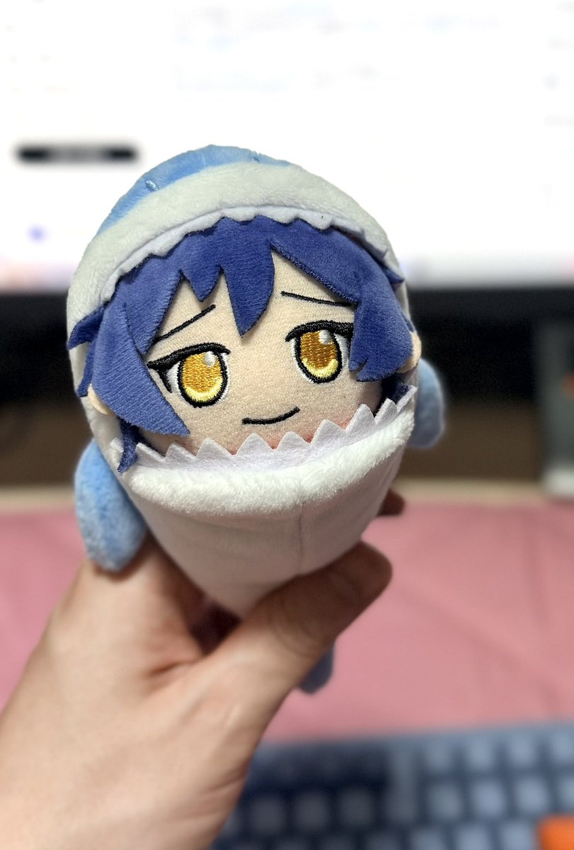 BiribiriStockin's tweet photo. 君たちのおかげでサメ届きました🦈

すたんさんにもサメ着せました🦈
かわいいねサメ⚡️🦈 https://t.co/xiRTI7rNgq
