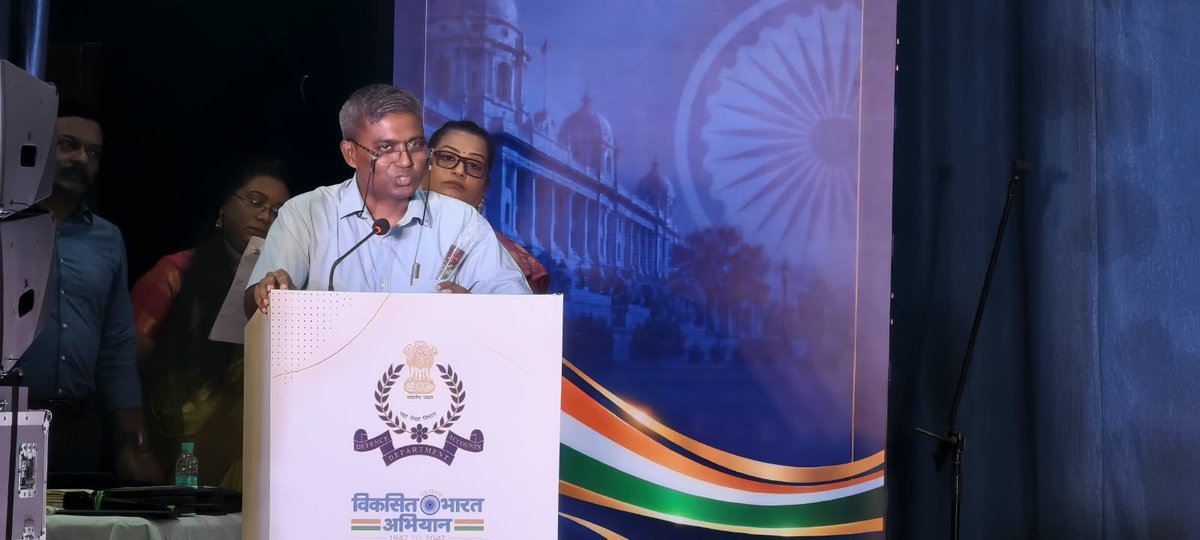 DefencePROkochi's tweet photo. Defence Accounts Department Day 2026 was celebrated at #SouthernNavalCommand #Kochi on 01 Oct 26.
The event was inaugurated by Shri T. Kabilan, IDAS, IFA, #SNC #CoastGuard #DRDO & #MES, in the presence of senior IDAS officers.
The occasion honoured officials completing 30 years of service, meritorious children of employees & Defence Accounts pensioners aged 80 years and above. The celebrations also featured vibrant cultural programmes, with around 300 personnel participating.
#DADDay2026