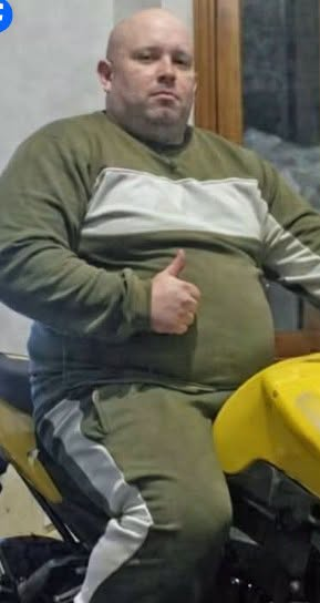 tiger26931's tweet photo. Locked in a cellar alone scratching at the closed door in a desperate bid for freedom , to find food and water and to live. Biscuit was left alone by her Obese abuser Paul Wright Littlehorton Bradford 

Banned for life but no jail yet again for this intentional act of abuse. https://t.co/H8Aw1Nff0l