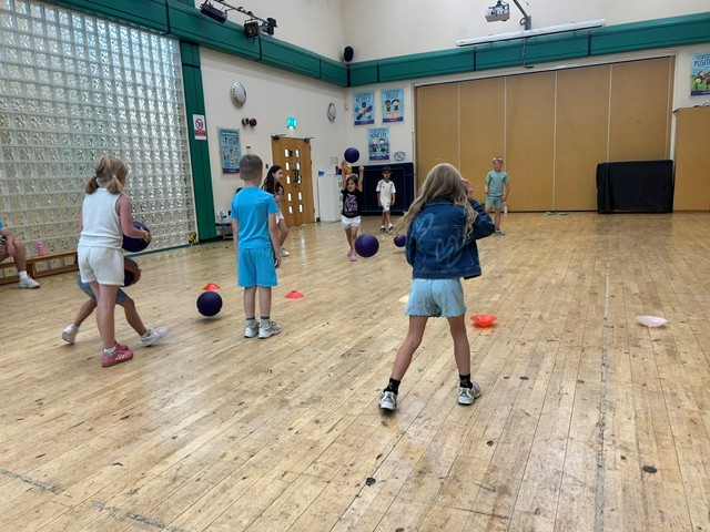 SolihullCentre's tweet photo. Not long until October half term. What are your kids up to? Call 0121 796 1330 #HAF spaces available @DHPrimarySchool  #OctoberHalfTerm #hongkongersinuk #HolidayClub #solihullcouncil #shirleysolihull #getcreative #solihullmumsanddads #dickensheath #StayActive @SolihullActive https://t.co/xWXDT3uEqC