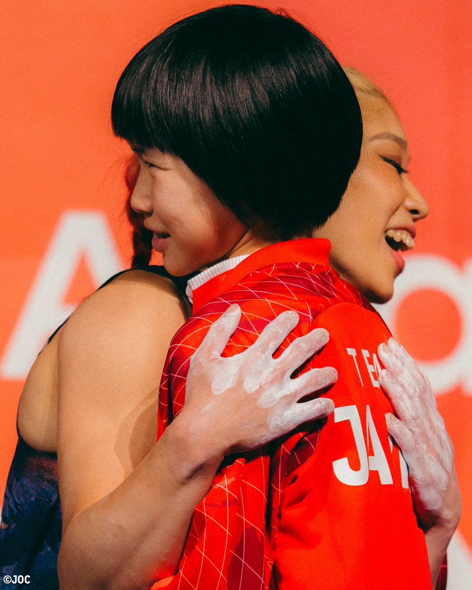 TeamJapan's tweet photo. 𝙈𝙊𝙈𝙀𝙉𝙏📷

ともに戦い抜いた仲間へ称賛を。

スポーツクライミング
森秋彩 選手
野中生萌 選手

@AsianGames_2026 #愛知名古屋2026 
#TEAMJAPAN #ともに一歩踏み出す勇気を https://t.co/HNreTr09eF