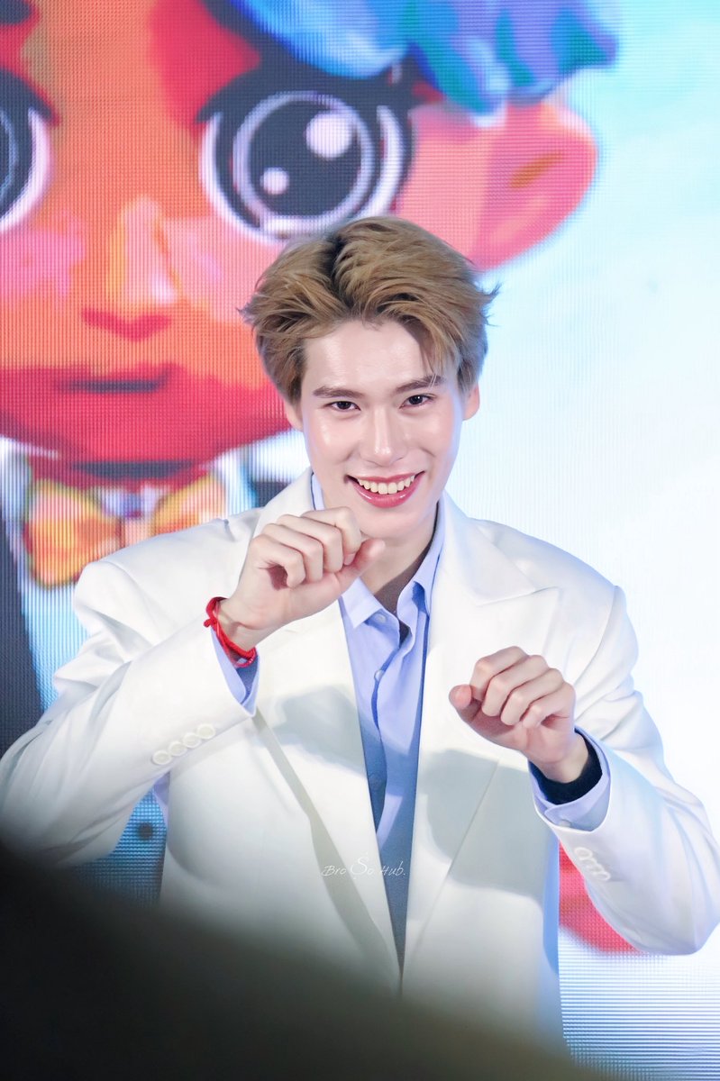brosohub's tweet photo. จะจอ LED หรือ เวทีแสงแย่ ก็เอาความน่ารักพุพุไม่ลง

เซ็ตพุเหมียว น่ารักจนใจเจบบบ
วอนแม่พี่ตั้งรอก่อน ขอรวมพี่ตั้งแปป

240926

#phuwintang @phuwintang https://t.co/vjQUDW0Cfb