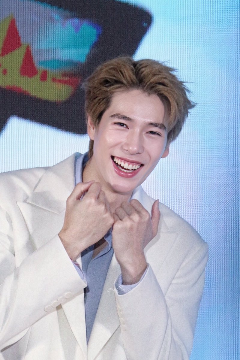 brosohub's tweet photo. จะจอ LED หรือ เวทีแสงแย่ ก็เอาความน่ารักพุพุไม่ลง

เซ็ตพุเหมียว น่ารักจนใจเจบบบ
วอนแม่พี่ตั้งรอก่อน ขอรวมพี่ตั้งแปป

240926

#phuwintang @phuwintang https://t.co/vjQUDW0Cfb