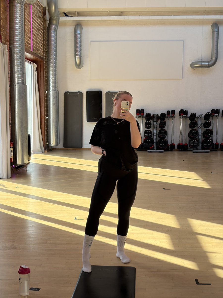 helloitspuff's tweet photo. Ultimate use of free will! Two successful days in a row. Feeling happier, more accomplished and fulfilled over all.

Got some exciting things ahead of us as well so gotta look forward to those ✨

PS. Legday sucks 
PS 2. More daily updates on my instagram @/pooferson https://t.co/VlJ4oDfTgk
