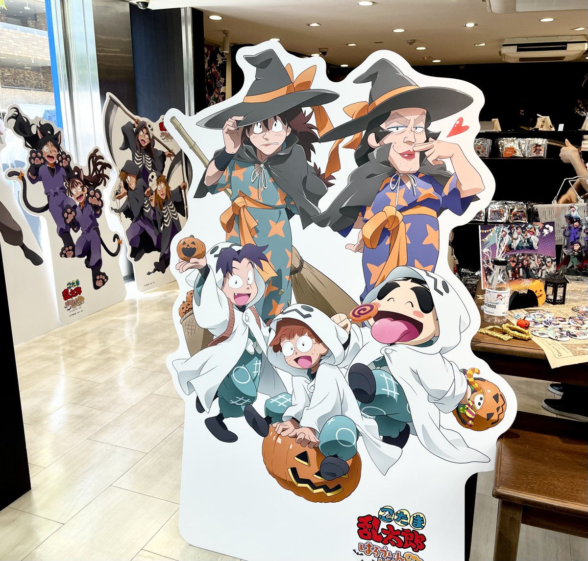 MiGiiiiii's tweet photo. アニカフェの忍たまハロウィン行けてよかった〜〜帰りに世界堂も寄れてよかっった〜〜 https://t.co/CkC2ku6Rtl