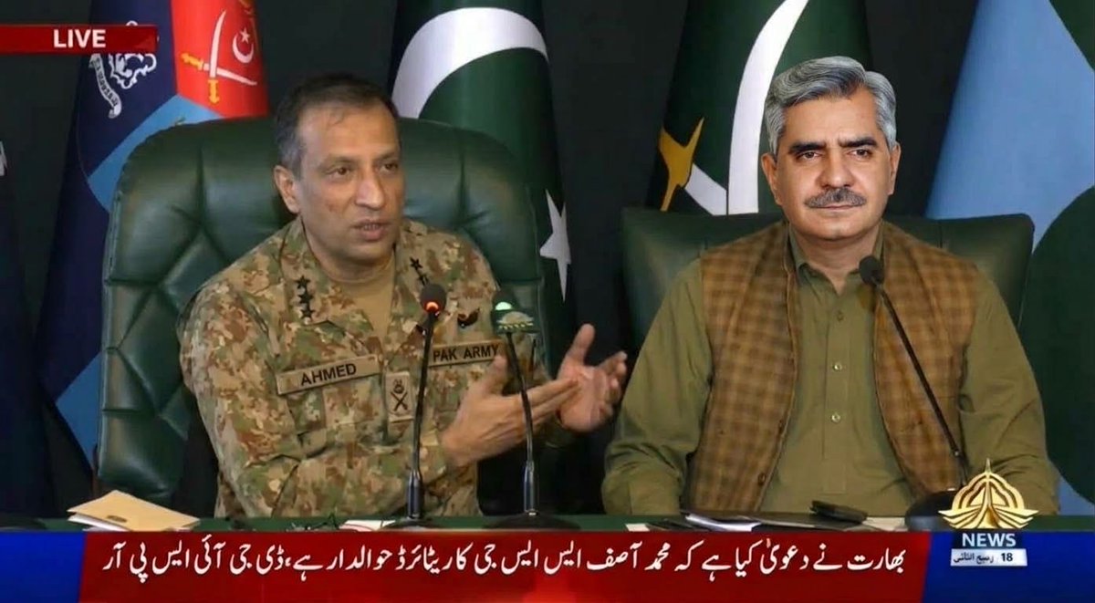 Umar_AliX's tweet photo. یہ ہے وہ حوالدار جو کہتا تھا نئی حکومت آئی تو سٹاک مارکیٹ اوپر گئی اور روپیہ مستحکم ہوا۔ https://t.co/Rum7bShthV