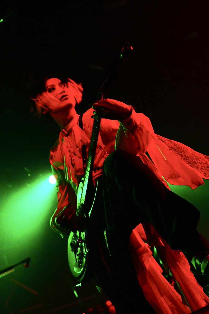 suck_it_nm's tweet photo. ツアー極夜行、大阪ありがとう〜！

ライブは一日一日違って、その度に新しい発見があります。
今日見えたものもしっかり持ち帰って、次はもっと良いライブを届けられるように。
まだまだ更新していきます🙂

都市伝説の話の時間面白かった🤣 https://t.co/I9y7u0ujU3