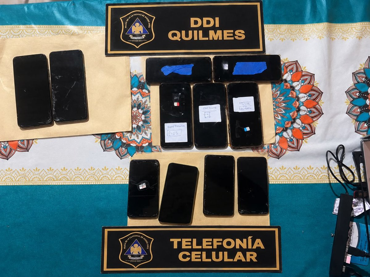 mauroszeta's tweet photo. 🚨 MATARON A UNA NENA DE 11 AÑOS, QUISIERON FINGIR UN SUICIDIO: MADRE, ABUELA Y TÍOS, PRESOS
- Fue en Berazategui
- La autopsia fue clave para determinar que fue un crimen.
- Noticia en desarrollo https://t.co/2TvlJo9wdr