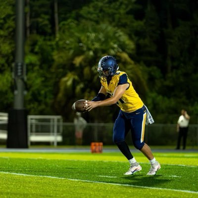 CoachZackGoodFB's tweet photo. Head Hunters Top 15 '27 Specialists Prospects:

1. @LukeMelconian K/P Pascack Valley, NJ
2. @AmaniFallahKP K/P Steinbrenner, FL
3. @Tommy_Panza LS St. Thomas Aquinas, FL
4. @VinnyButler2027 LS Stamford, CT https://t.co/N5oURdVHHE