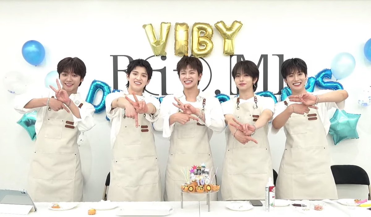 _ryohachan22's tweet photo. 𝐕𝐈𝐁𝐘 𝐃𝐄𝐁𝐔𝐓 𝟏𝟎𝟎𝐃𝐀𝐘𝐒( UT ̫ T)ﾉ💮💕

100DAYS おめでとう🥳🎀

 #VIBY  #VIBYデビューおめでとう  #TOMO  #VIBYDEBUT100DAYS https://t.co/xNv0jcve4N