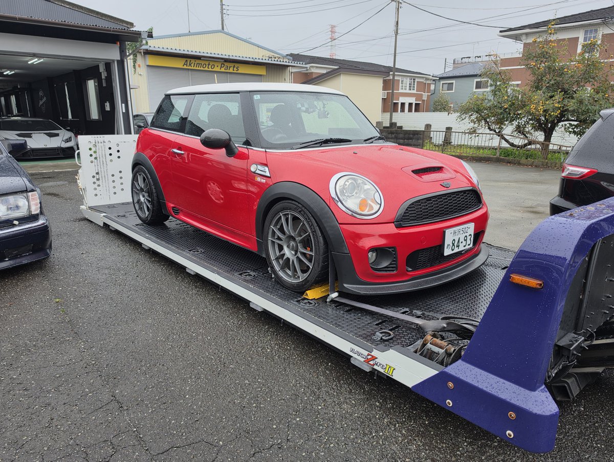 Absolute241073's tweet photo. MINI John Cooper Works (R56) をご納車させていただきました！  

​ゴーカート感覚で走らせるとめちゃくちゃ楽しい1台です。

​この度は誠にありがとうございました！ https://t.co/MlgGTYLFXA