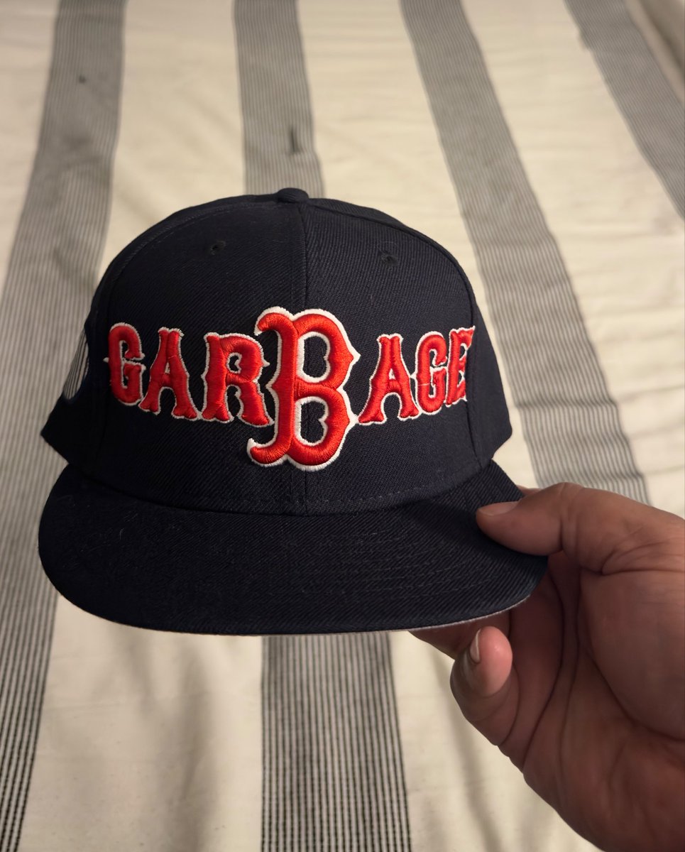 ImHipHop11's tweet photo. Finally got to wear my Red Sox hat!!!! BASURA!!!!! LETS GO YANKEES!!!!! https://t.co/6RdA5O5Bk0