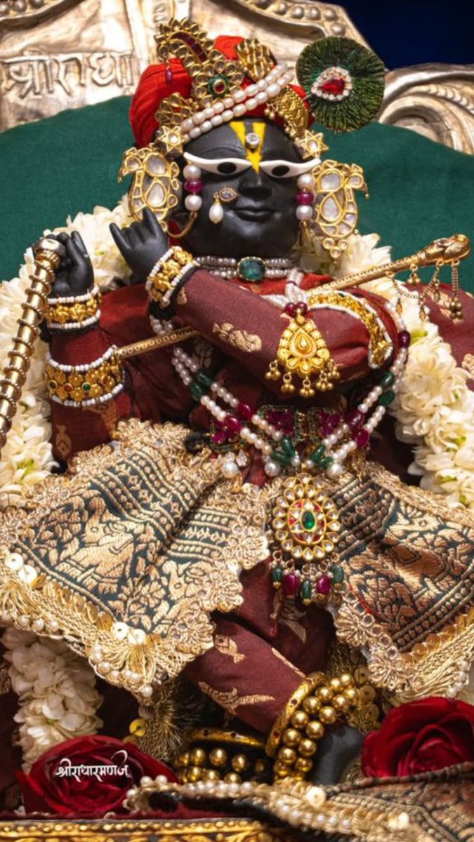parbu_ki_mahima's tweet photo. तुम फ़िक्र मत करो, अगर पूरी दुनिया तेरे खिलाफ है, तो ये कृष्ण पूरे ज़माने के खिलाफ मिलेगा..🙏✨ https://t.co/ReqId1WFeR