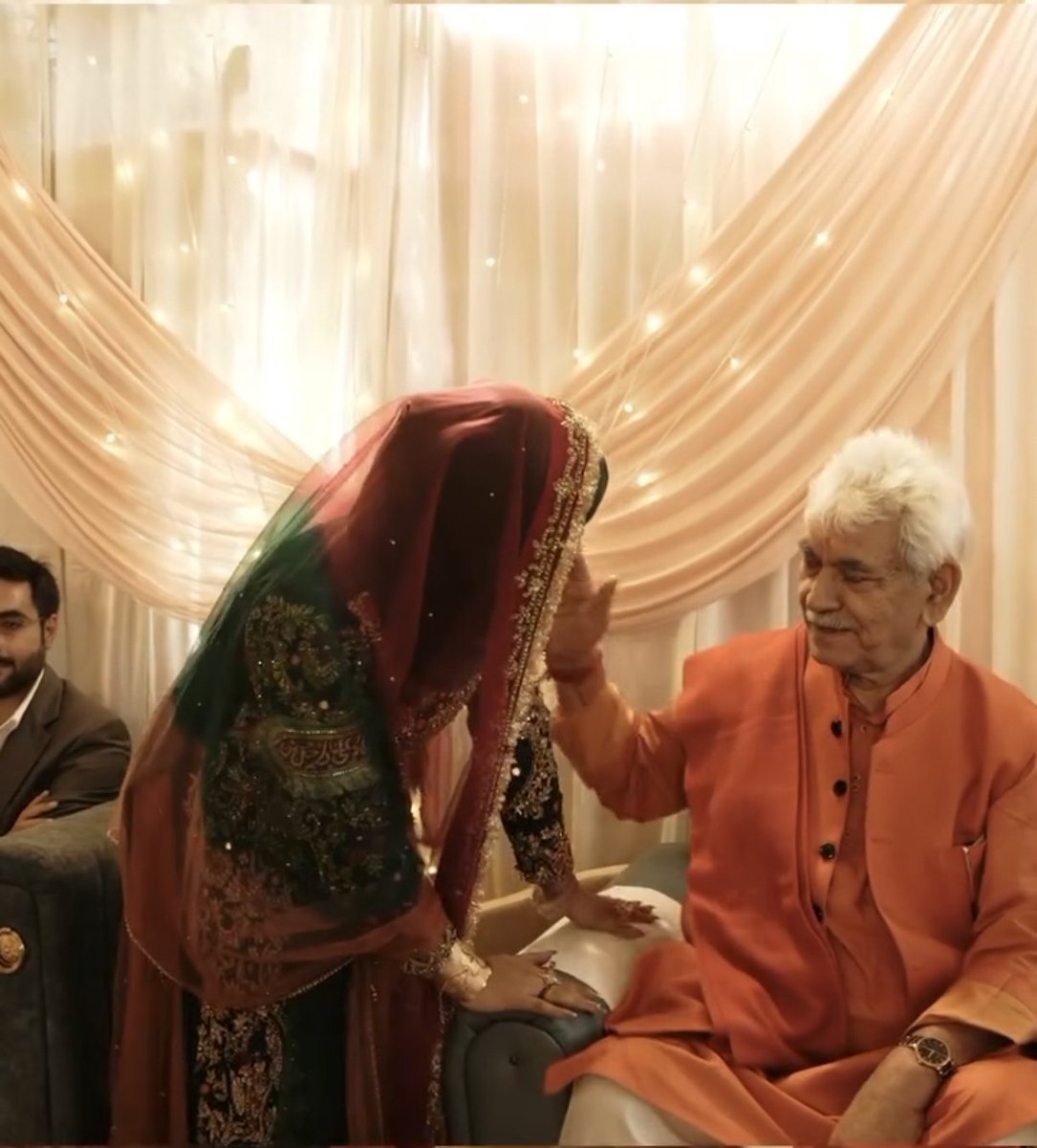 TheKashmirToday's tweet photo. LG Manoj Sinha Visits Faza Zainab Om Mehfil Rukhsati https://t.co/Nmzz7r4OqM