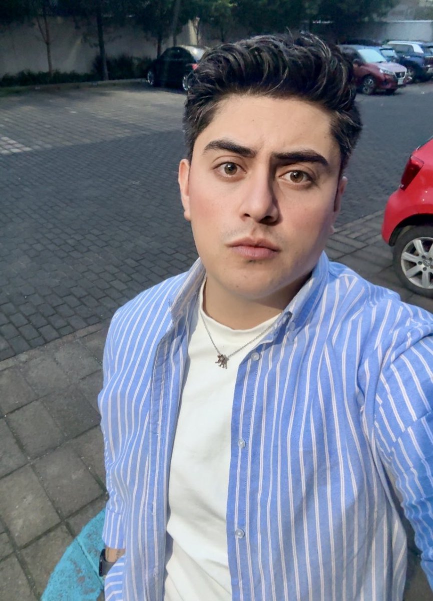 Soy_Artie's tweet photo. La mirada de alguien que vive en el estado, trabaja en la ciudad y lleva 4 días madrugando https://t.co/yVtYRB6zEF