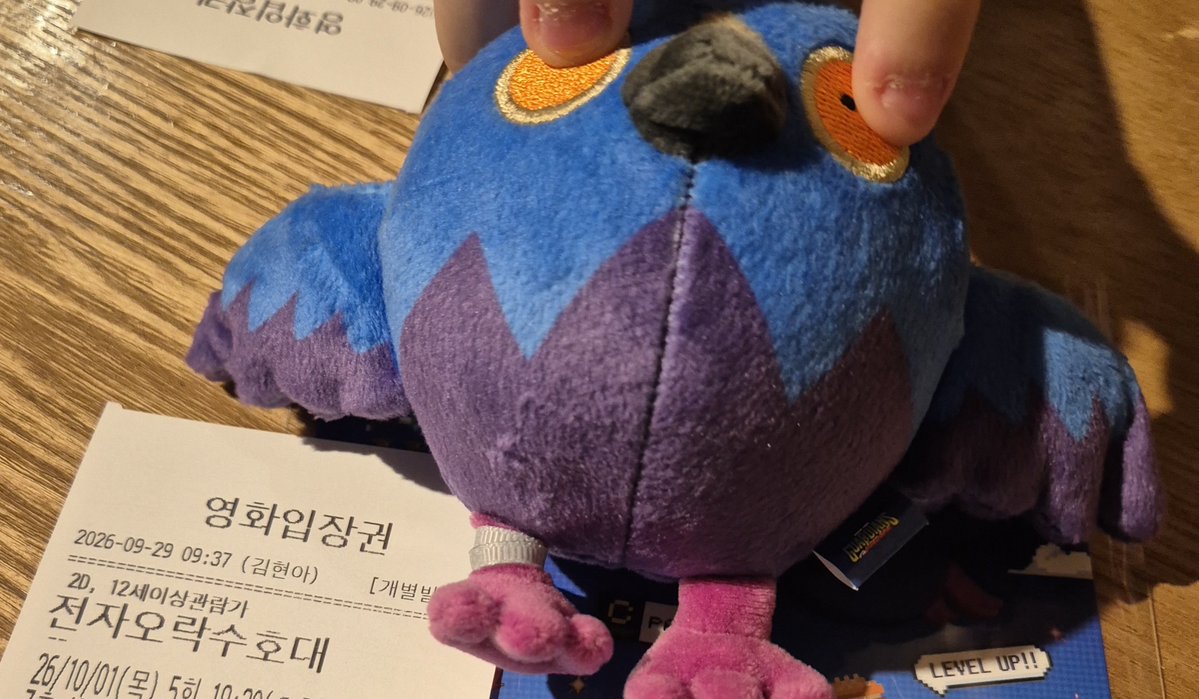 maskSmile21's tweet photo. 반가워요

그래요 맞아요 저예요

시사회를 보고 엔딩크레딧에 이름이 올라간 전자오락수호대팬애니메이션만든자 미소가면이에요

우하하 열렬한 호응 감사합니다 https://t.co/eMxoUCWuCN