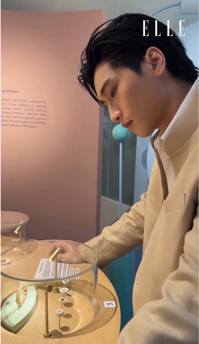 BsumTuTu's tweet photo. just look at him, he is perfect 😭😭
#VCAPerleeTH #VCAPerlee #VanCleefArpels
#BibleWichapas #bsumone https://t.co/pc1flAwYZD