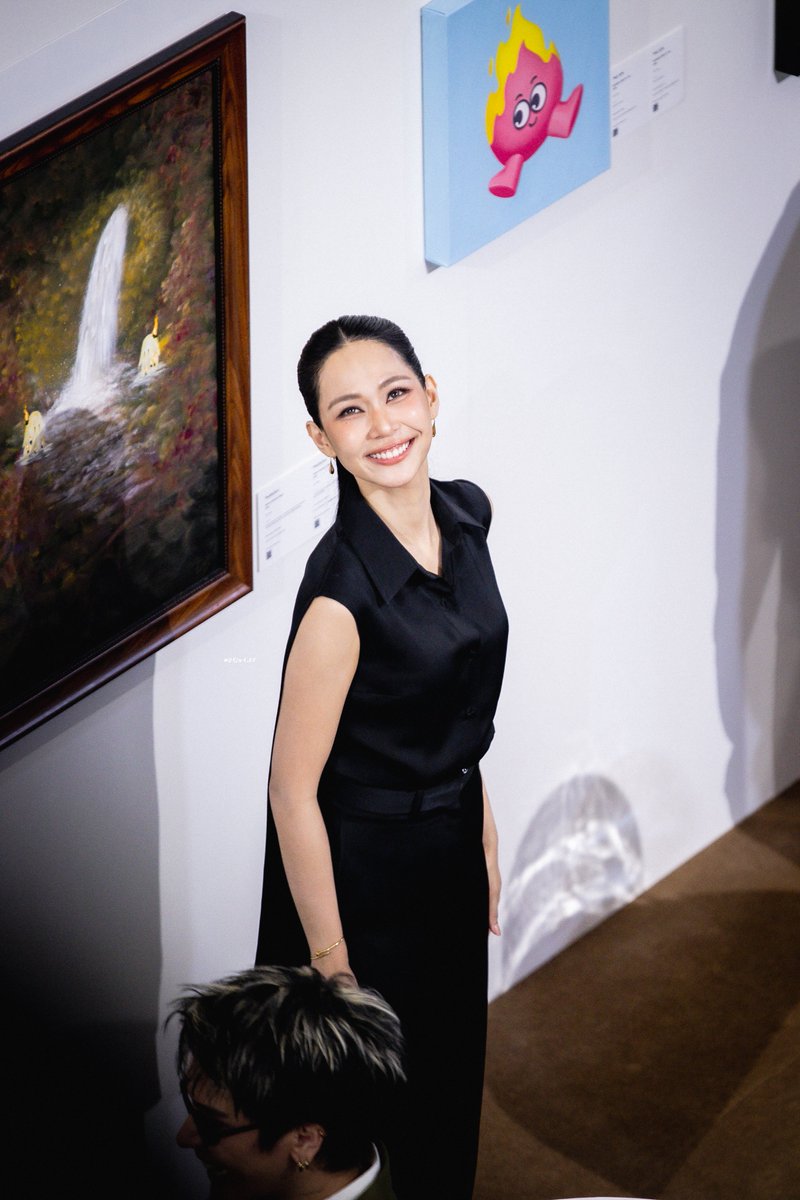 morina_ef's tweet photo. งื้อออ มาทันได้เห็นพี่บิ๊นท์ พี่คนสวยยิ้มหวานมากกก ✨

BAZAARART2026 X BINT SIREETHORN
#BINTxBAZAARART
#Bintsireethorn https://t.co/ueOCjomJXP