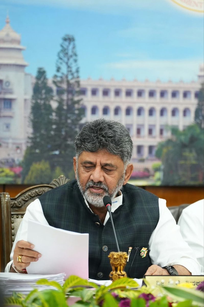 CJP_for_India's tweet photo. You can understand how people's votes are being robbed and stolen and this is a commendable initiative by the Karnataka government CM DK Shivkumar that they caught and exposed the mistakes.

A case has come to light during the SIR in Belagavi that has not only shocked people but also raised many questions about the election process.

The complainant was on duty at the BLA when two unidentified individuals arrived with a bundle of Form 7s and identified themselves as being from the Elections Section of the Belagavi Municipal Corporation. Furthermore,

They handed the bundle to the BLO, Savita Upadhyay, and asked her to remove the name from the bundle.

The BLO was surprised to find that Form 7 contained only the names of minorities. When they refused, he had them speak to a fake ERO.

An FIR has now been filed regarding this matter, causing a political uproar in Karnataka.

Karnataka Chief Minister DK Shivakumar has warned that if an investigation is not ordered, he will soon stage a protest at the Election Commission's office.