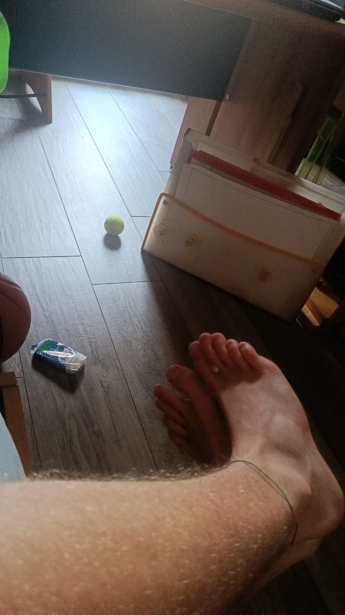 carlo_sorr17130's tweet photo. Mi bacieresti i piedi e poi li leccheresti?
Si = rtw
No = ignora https://t.co/9ahBceMMhW